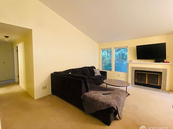 3rd image of 7604 Concord Lane NE #B202