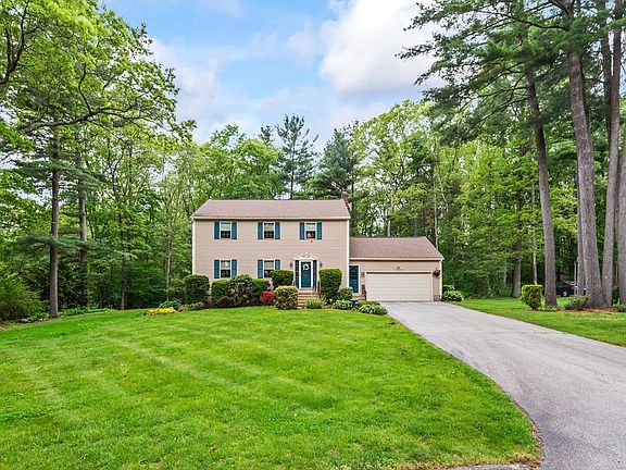 3rd image of 3 Oakwood Dr
