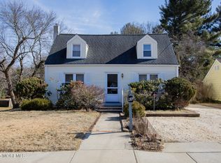 66 Hendrickson Pl, Fair Haven, NJ 07704