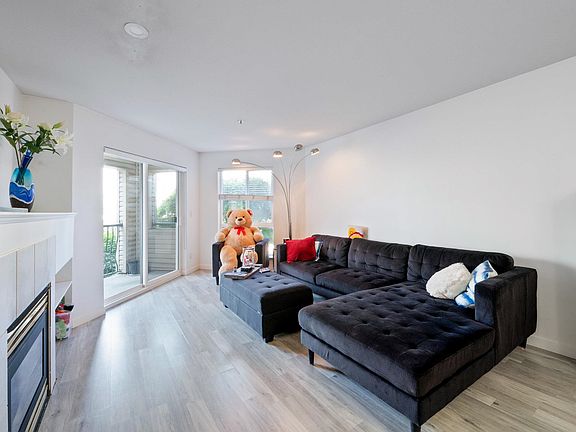 5th image of 3176 Gladwin Rd #208