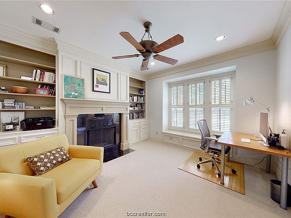 5th image of 731 Royal Adelade Dr