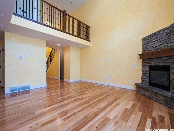 3rd image of 459 E Aspen Meadows Ct