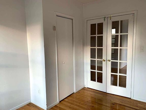4th image of 102 E 103rd St #A