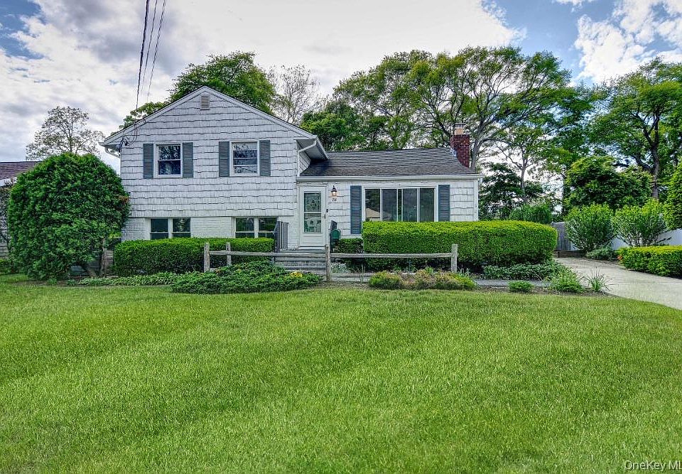 1st image of 714 Tanglewood Road