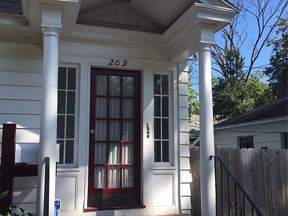 5th image of 209 Willard St #2