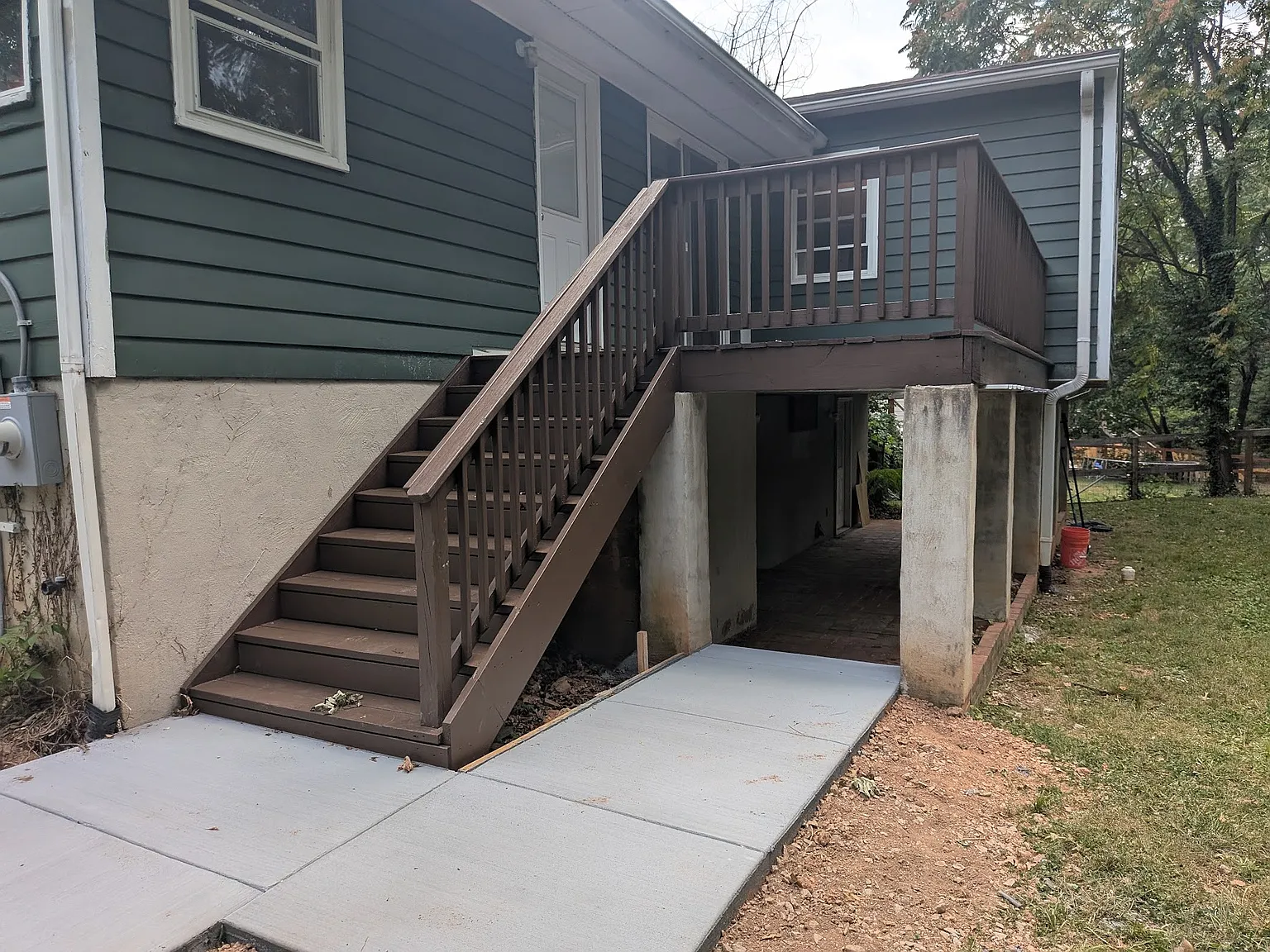 4 bed, 2241 sqft, $3,100 — Photo 2