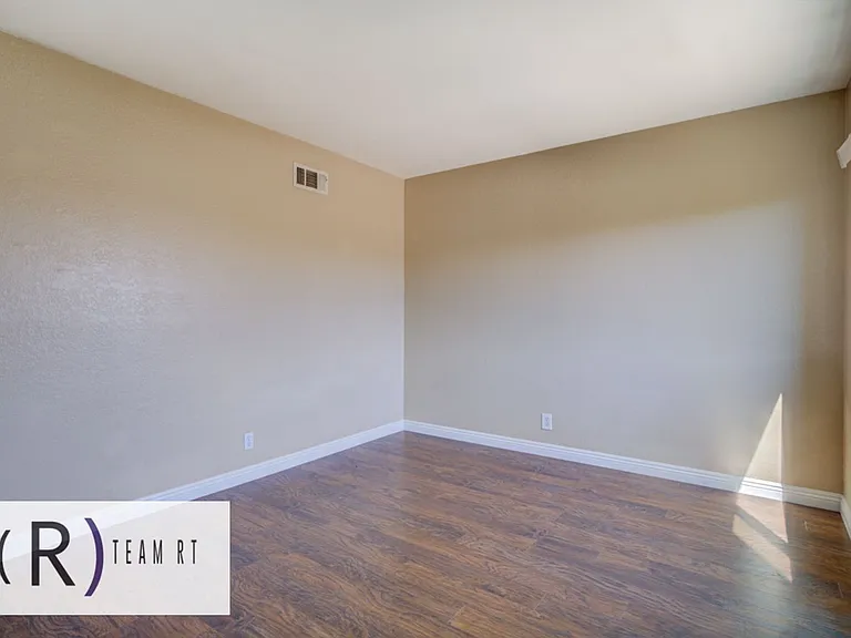 555 Azusa Ave #32 — Photo 22