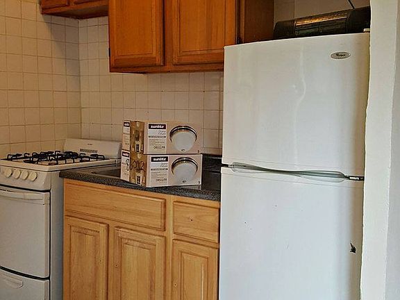 4th image of 25 Tennis Ct APT 4G