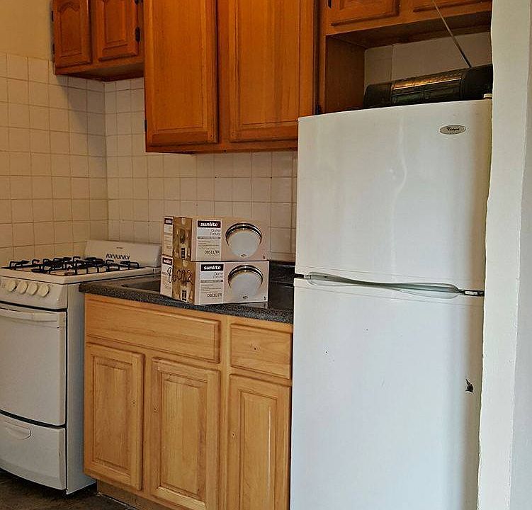 1st image of 25 Tennis Ct APT 3A