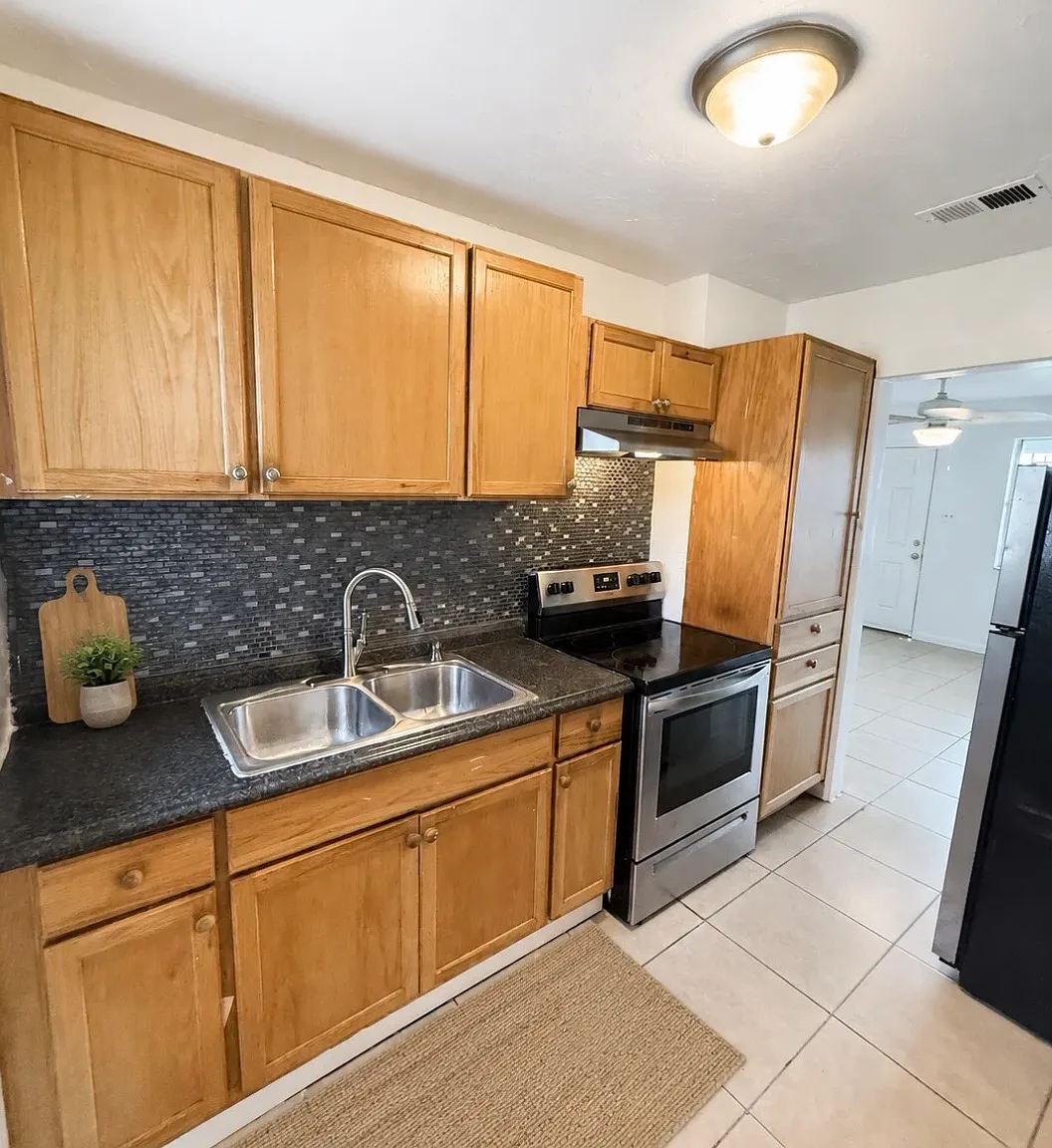 2 bed, 680 sqft, $1,500 — Photo 2