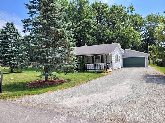 3rd image of 2112 Rosewood Dr