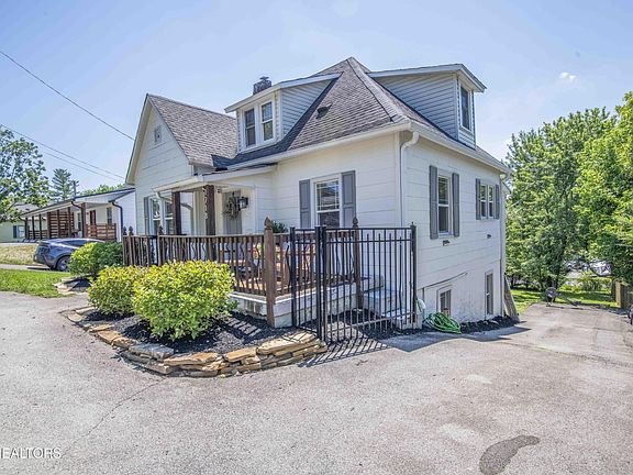 2nd image of 1718 Spring St