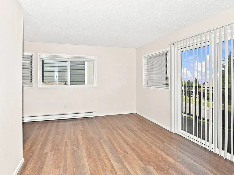 1002 N J St #7 — Photo 5