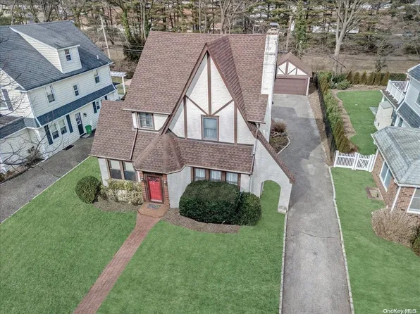 129 Brook Street, Garden City, NY 11530