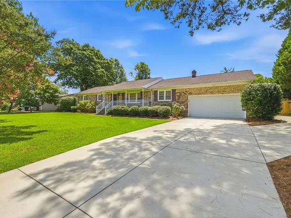 2425 Inlynnview Rd, Virginia Beach, VA 23454