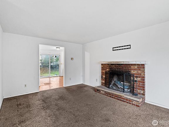 5th image of 10221 -10223 146th Street E #10221
