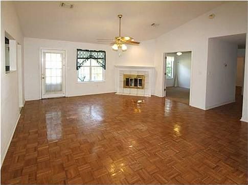 3rd image of 209 Shirley Dr