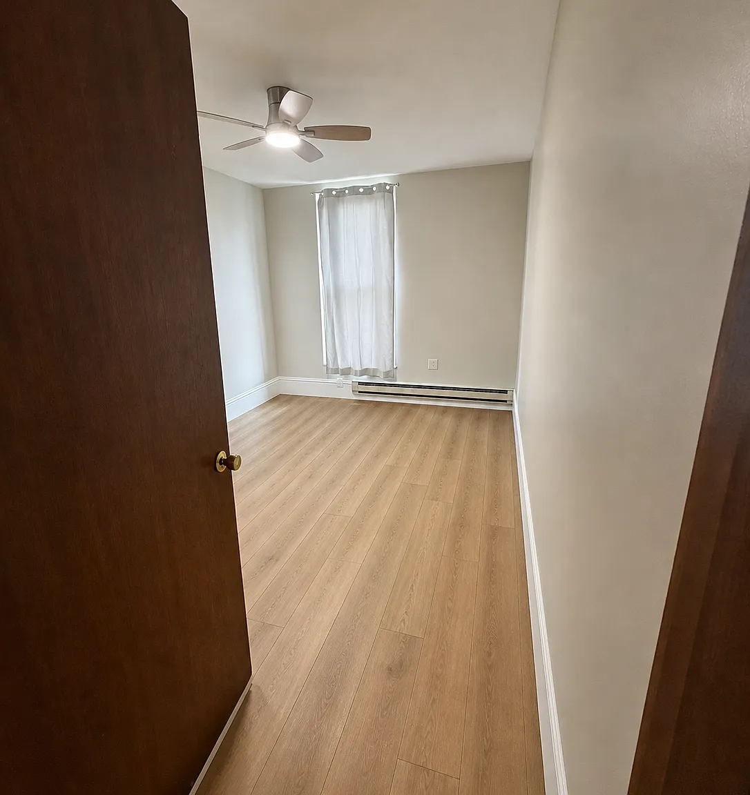 2 bed, $1,200 — Photo 3