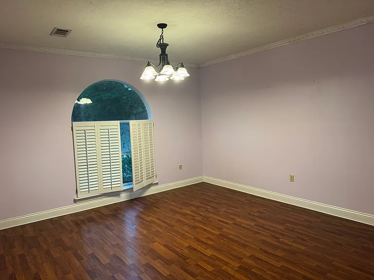 1050 Gage Dr — Photo 5