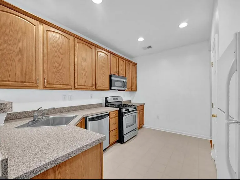 21 Blake Dr — Photo 10