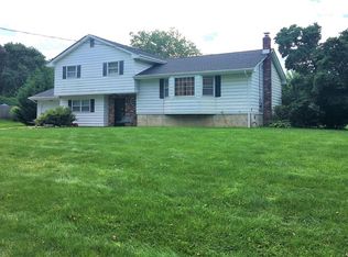 24 Woodcrest Cir, Monroe Township, NJ 08831