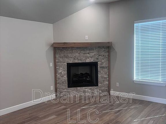 5th image of 3010 Hollow Crest Ln