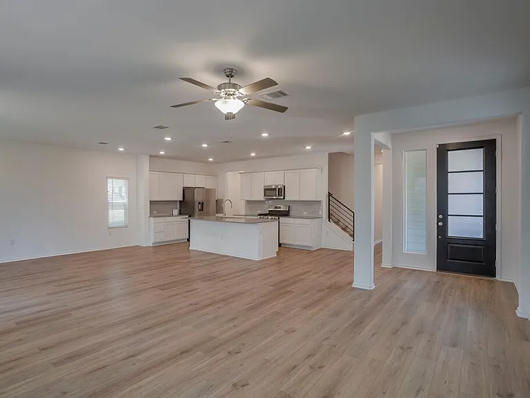 1109 Winnie Dr — Photo 3