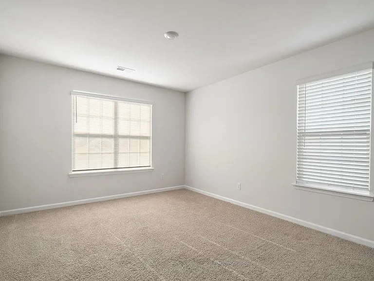 2132 Highland Knoll Dr — Photo 28