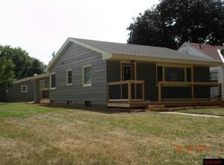 1709 N Broad St, Mankato, MN 56001