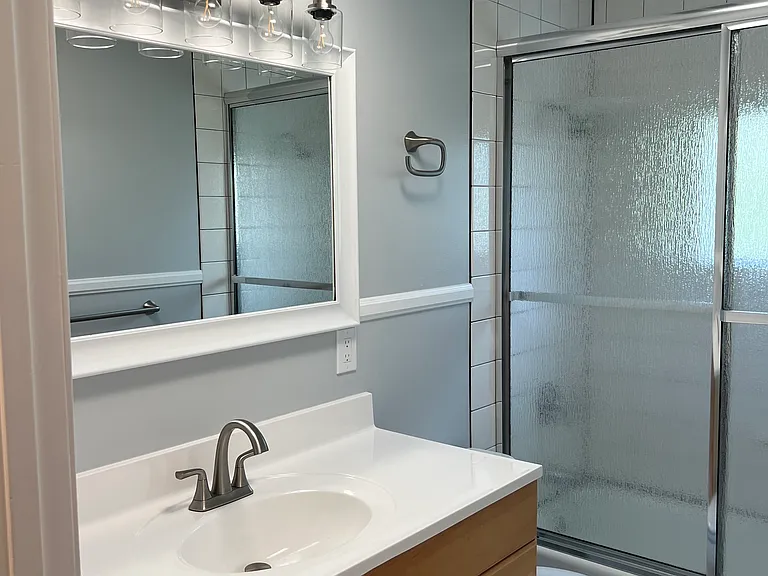 360 N Termino Ave — Photo 14