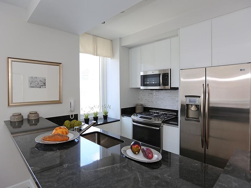 1st image of 160 W 62nd St APT 4G