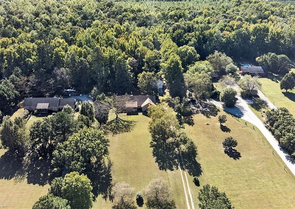 1st image of 25092 Tyler Dr