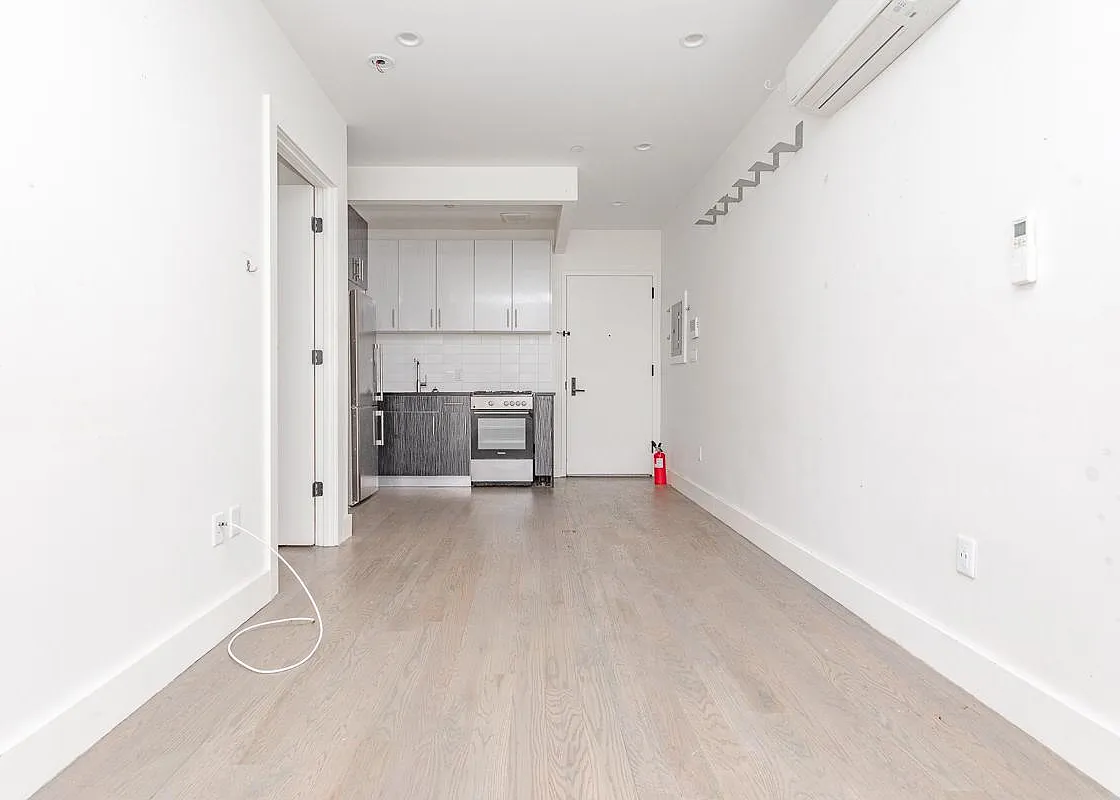 824 Lexington Avenue — Photo 2