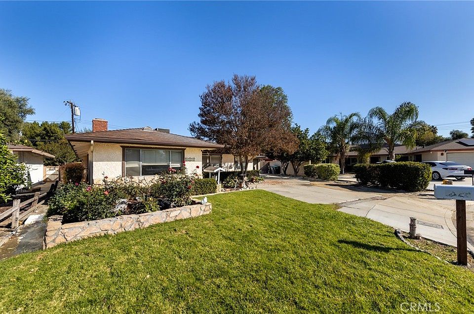 1st image of 3660 Vista Way