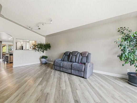 4th image of 206 S Highwood Village Pl NW