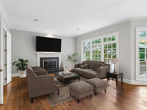3rd image of 2181 McKinley Rd NW