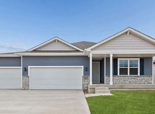 4732 173rd St, Urbandale, IA 50323