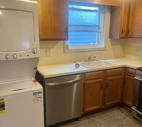 2nd image of 56 Waverly St #2
