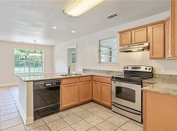2nd image of 75298 Gottschalk Rd