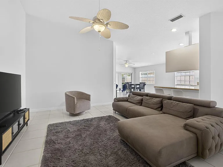 8154 Montserrat Pl — Photo 21