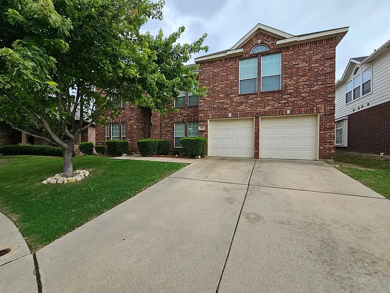 305 Cold Mountain Trl — Photo 1