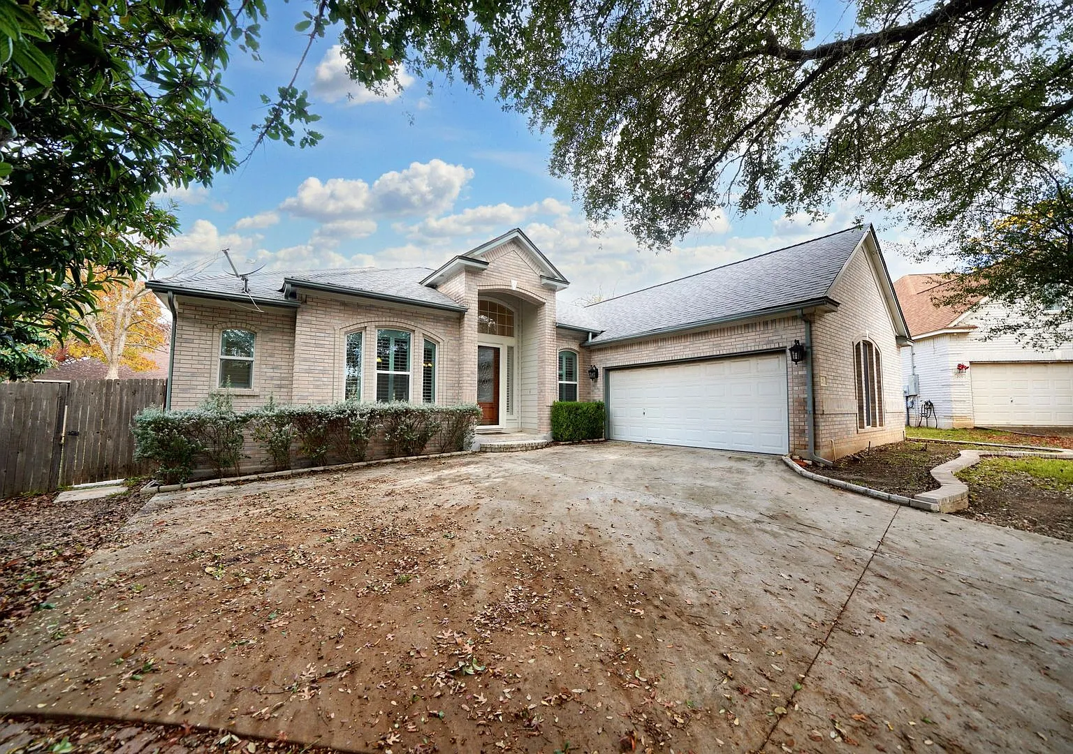 Spacious & Updated 3-Bedroom Home in Deer Creek, Schertz, TX - Realtor Commission: $500 — Photo 3
