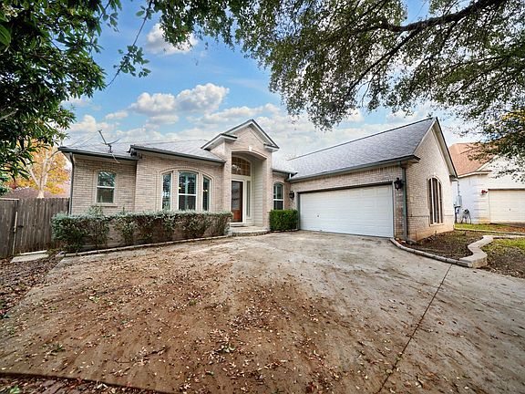 3rd image of 213 Doral Ct