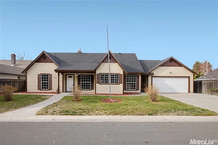 1246 Ruth Ave photo 1