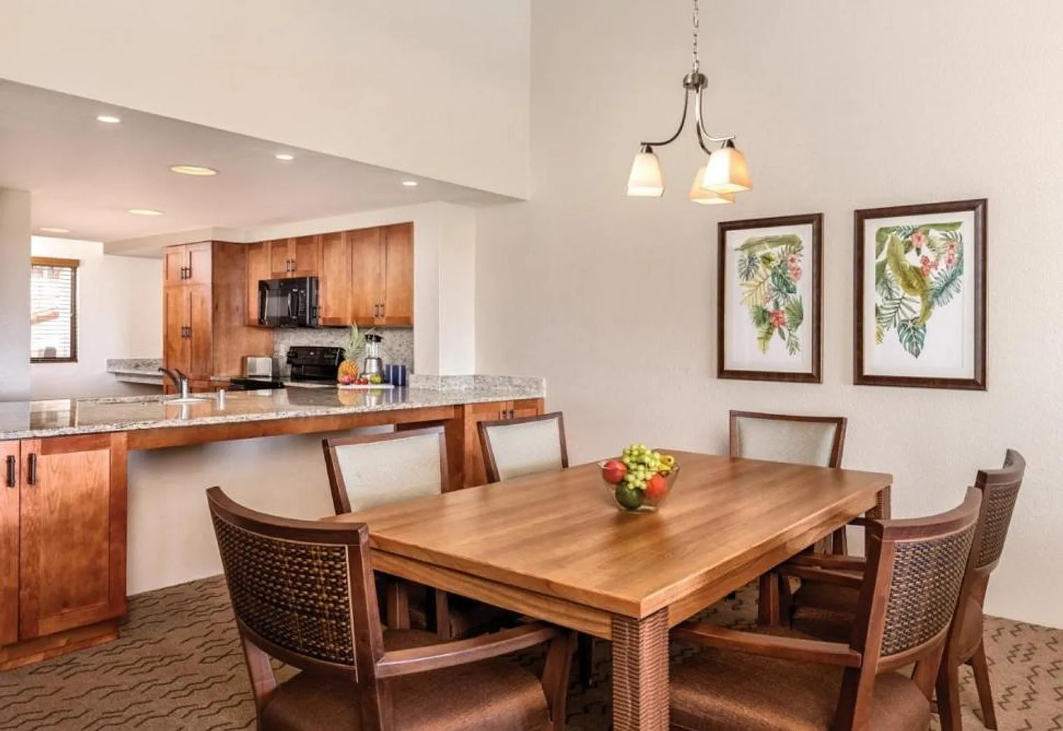 1 bed, 1.0 bath, 1011 sqft, $9,415 — Photo 3