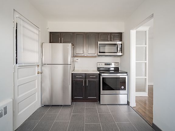 Updated Kitchen Stainless Steel Appliances 7353-3S