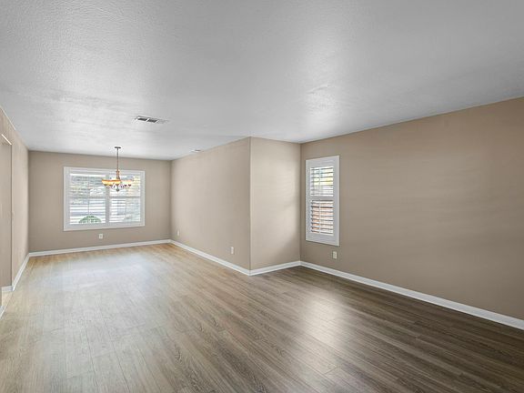 5th image of 23661 Canyon Heights Dr