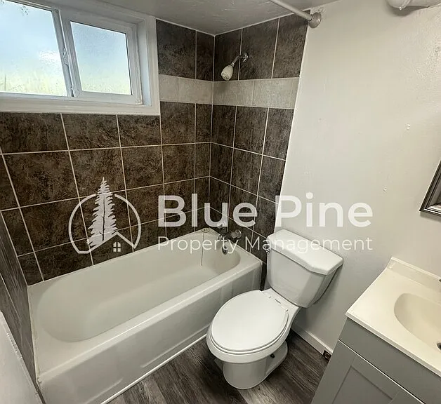 461 1/2 I St — Photo 7
