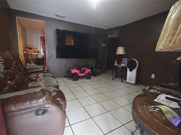 2nd image of 1607 E Nome St