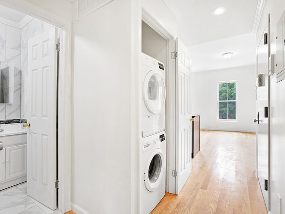 3rd image of 599 Vanderbilt Ave #1